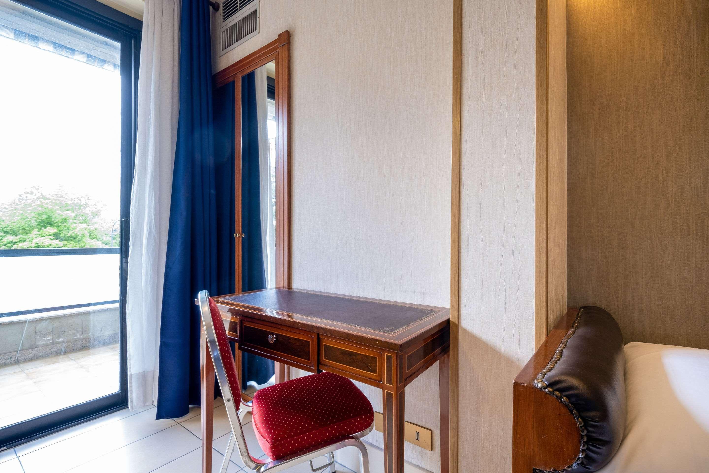 Quality Hotel Rouge Et Noir Rome Bagian luar foto